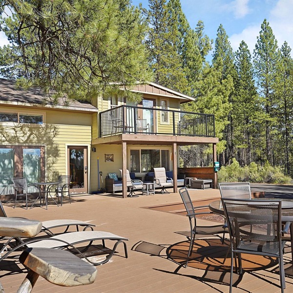 Riverfront Cabin w/Trails, Hot Tub, Wood Stove, AC & River Views + dogs OK