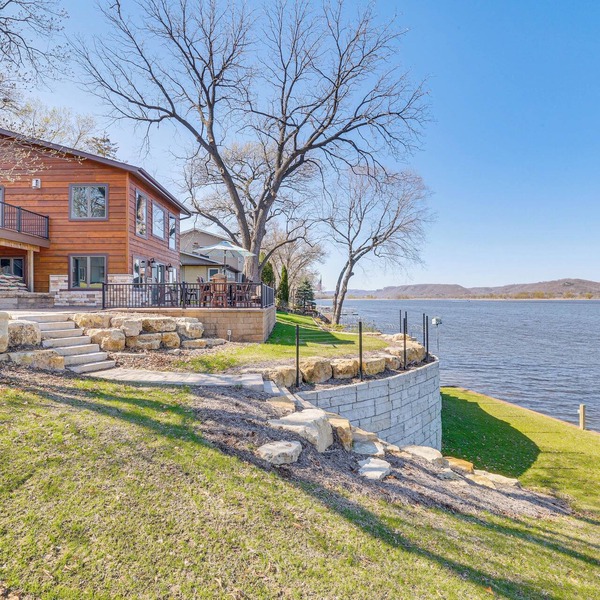 Riverfront Home w/Yard Games in Wabasha!