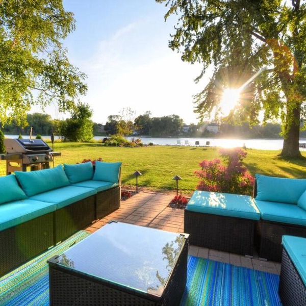 Riverfront Retreat! Water front and dog friendly!