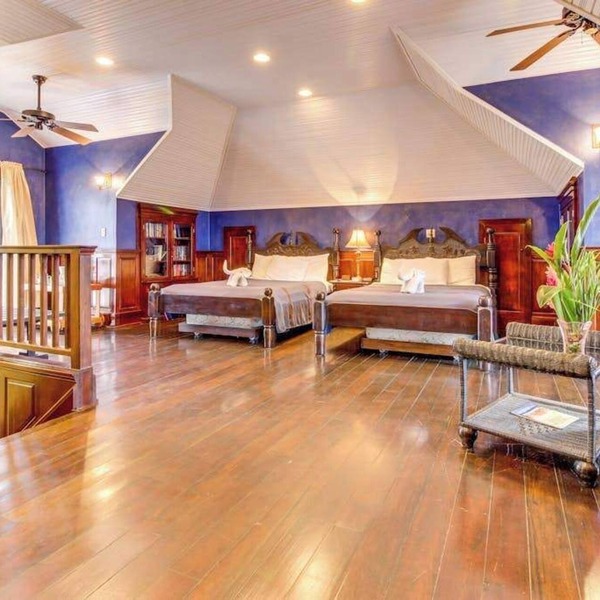Riverfront Suite with Balcony, WiFi, AC, Infinity Pool & Forest View