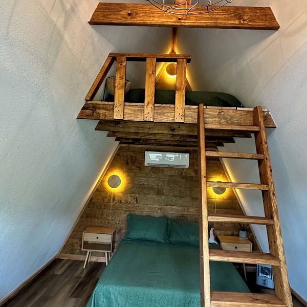 Riverside A-Frame Cabin w/Private Access to the Kings River, Eureka Springs, AR
