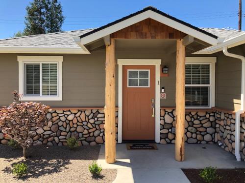 Riverside Cabin 1