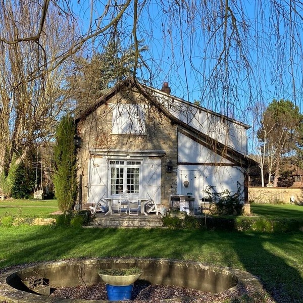 RIVERSIDE CHARACTER HOUSE WITH OUTBUILDING