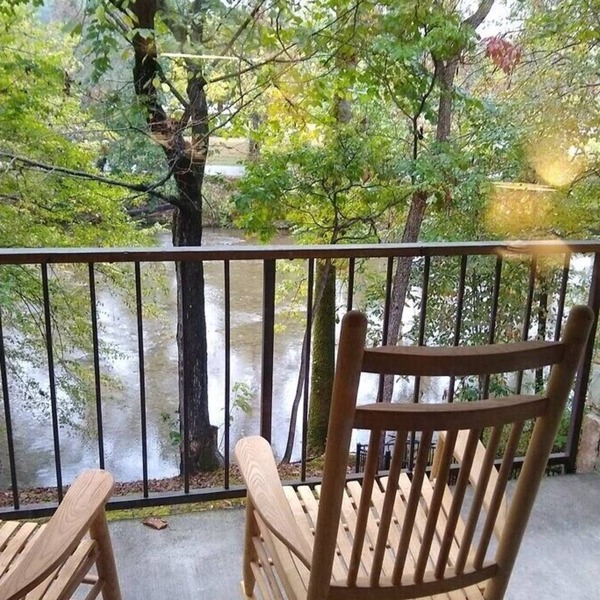 Riverside Condo - minutes from GSMNP