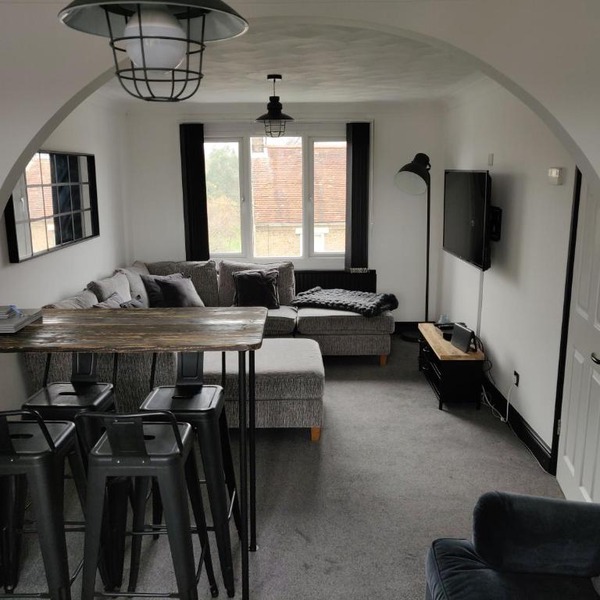 Riverside Park Penthouse Apt 1BR Parking St Neots