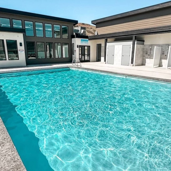 Riverview Retreat · Riverview Retreat - Community Pool open!