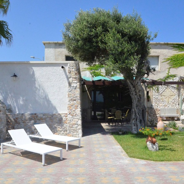 Roca Vecchia: Villa on the sea, with garden and veranda!
