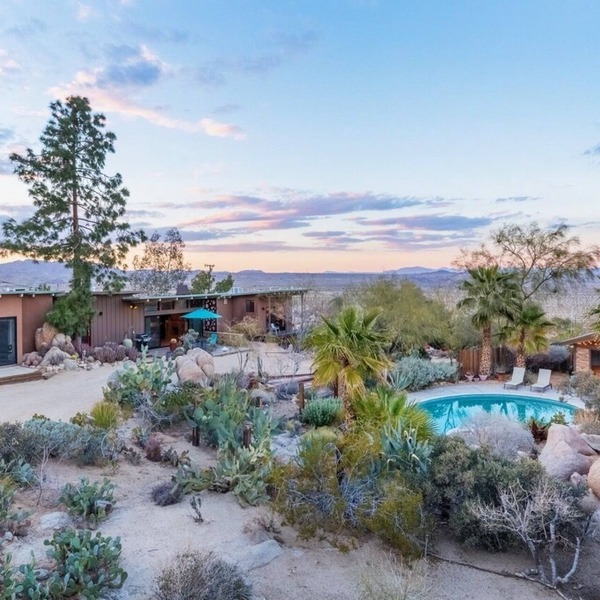 Rockbound Oasis Retreat - Family friendly and stunning hot tub views in Joshua Tree