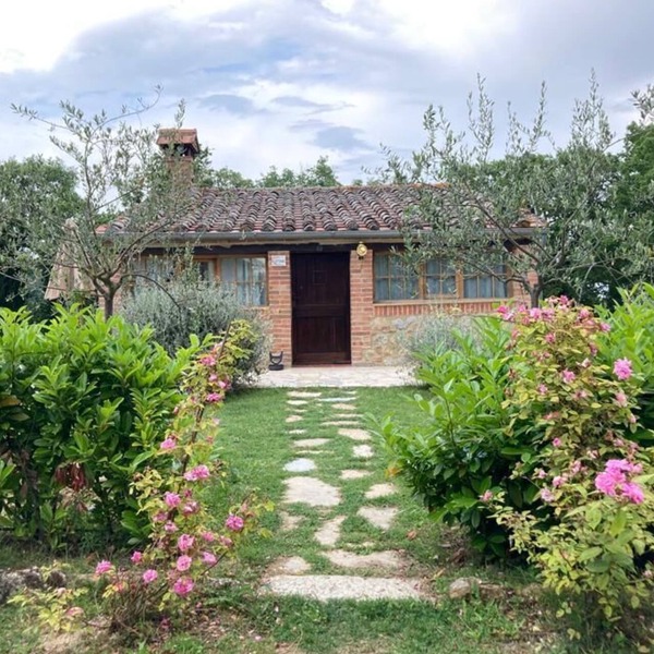 Romantic Cottage furnished in country style in the hills of Tuscany.