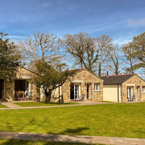 Romantic fully equipped self-catering cottage