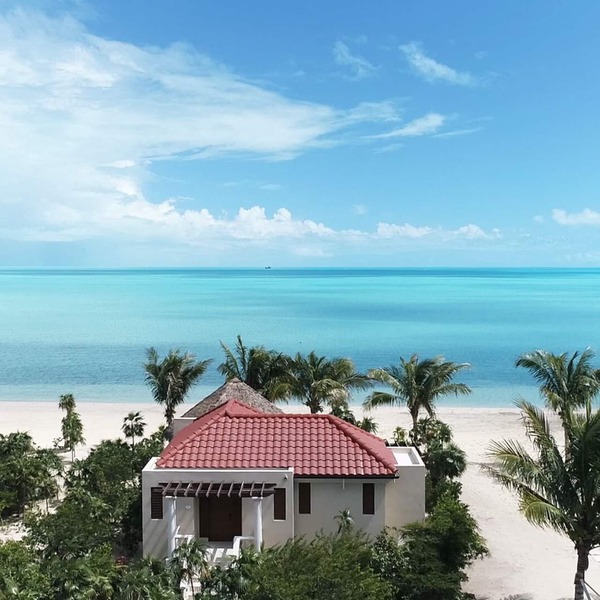 Romantic Getaway, LOWEST DENSITY on the Island, STAND ALONE BUNGALOWS!