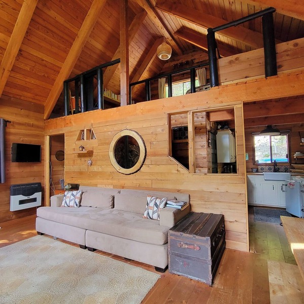 Romantic Off-Grid Cabin
