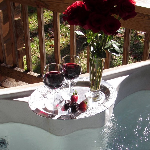 Romantic Pet Log Cabin with hot tub, waterfall, wifi, gas grill, firepit creek
