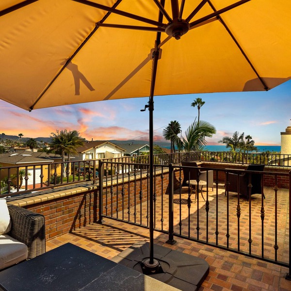 Romantic Rendezvous By The Ocean In Elegance