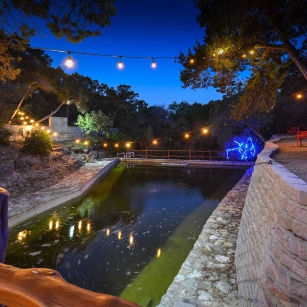 Romantic Secluded Studio with private Koi Pond and huge Natural Pool