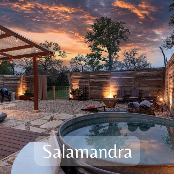 Romantic Tiny Luxury Retreat w heated pool, sauna n outdoor shower in Wimberley 10 acres