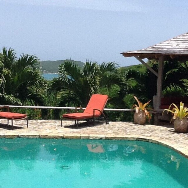 Romantic Tropical Hideaway - Birds & Bees Cottage