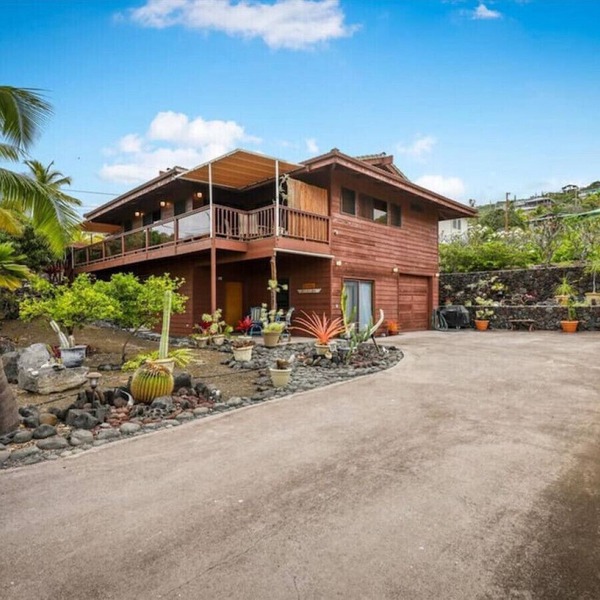 Romantic Tropical Retreat, 150 yds from the Ocean!