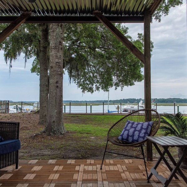 Romantic Waterfront Getaway 1st Floor Deep Water Views