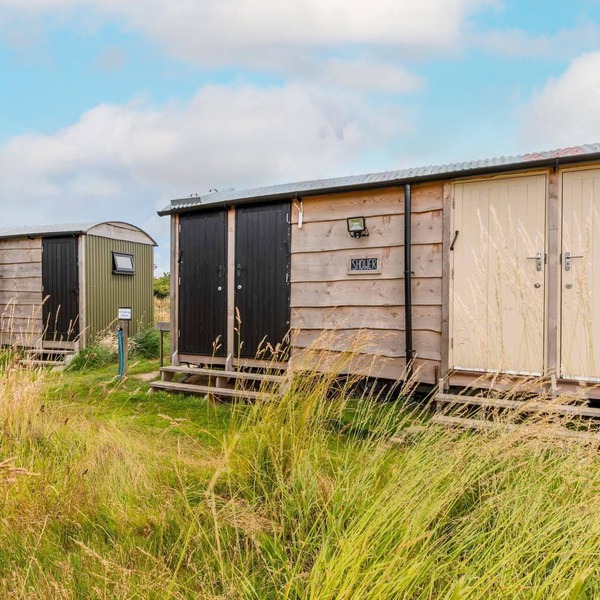 Romney Shepherd Hut | a fantastic destination for glamping holiday-makers