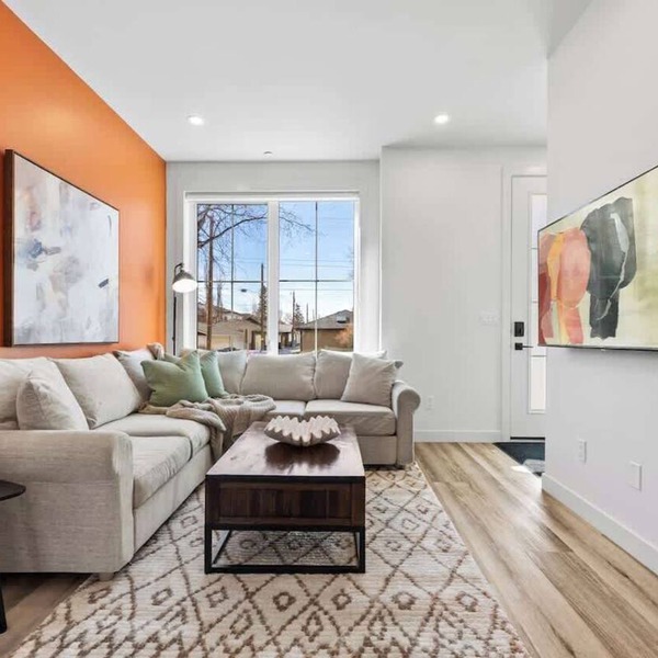 Rooftop Patio | King Bed | 2 Ensuites + Garage