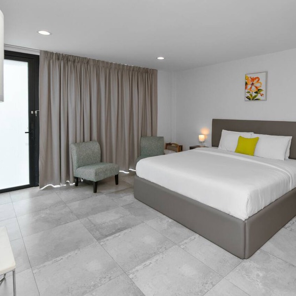 Rooftop Pool w/Lounge Area-Studio Sleeps 2 #U3
