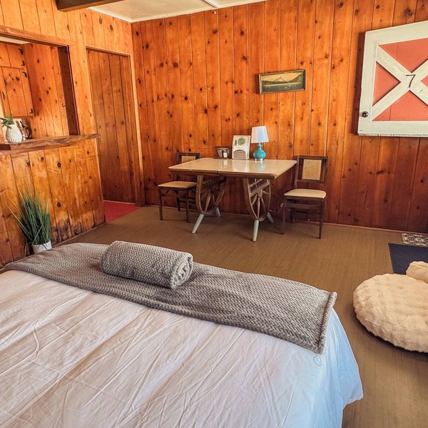 Room 7 1950s Ranch Hideaway - Joshua Tree