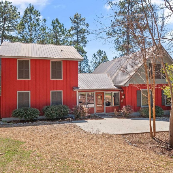 Roost - Beautiful, comfortable home with no steps and private suites