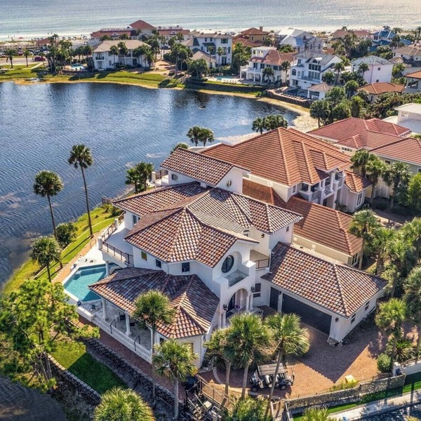 Rose of Destin - Sleeps 12 - Mediterranean styling on 4-Prong Lake!