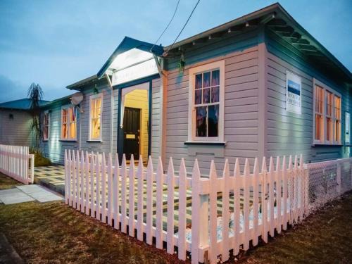 Ruapehu's 5-Star OLD POST OFFICE - Opulent 1-3 Bdr West Wing incl Sauna & Hot-Tub