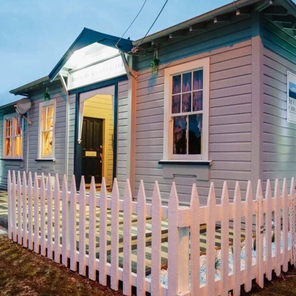Ruapehu's OWHANGO OLD POST OFFICE 1-3 Bdr West-Wing Apt with Sauna & SpaPool