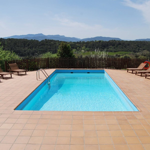 Rural accommodation only for families (Girona, Costa Brava)