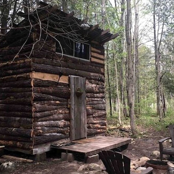Rural Cabin Surrounded by Beautiful Nature in Ontario