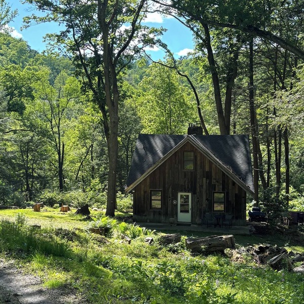 Rustic 2BR 1BA Cottage w Porch!
