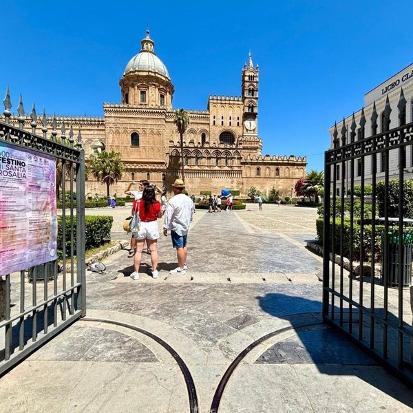 RUSTIC APARTMENT 105 m² within walking distance of Palermo Cathedral