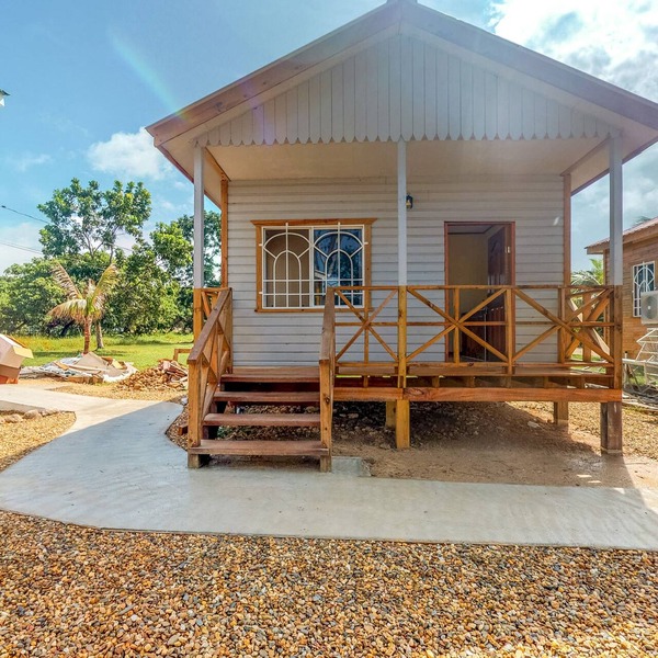 Rustic Belize cabin, nature-lovers cabin, eco-cabin Dangriga