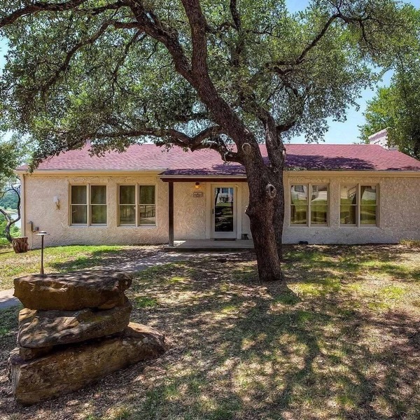 Rustic-Chic 2BR Casita Sleeps 10 Brazos River Views Mineral Wells