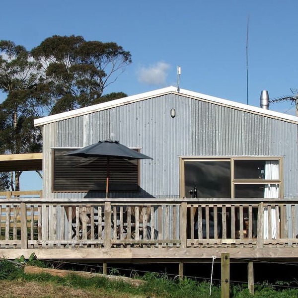 Rustic Cottage Getaway on a Working Farm in Cambridge, New Zealand