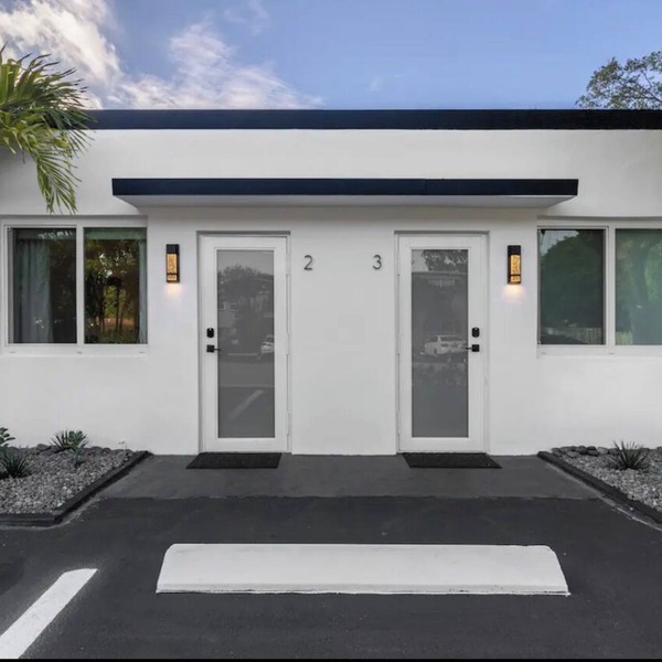 Rustic Cozy Haven - 1 bedroom Las Olas in FORT LAUDERDALE