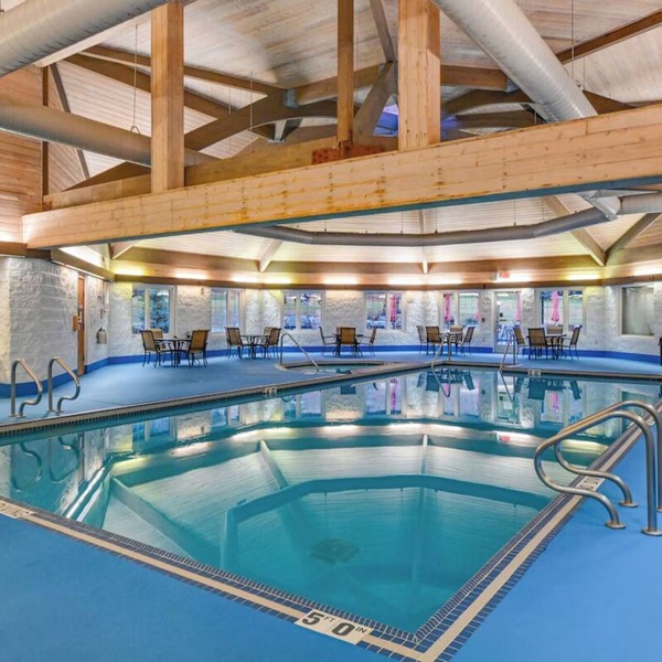 Rustic Lodge w/Heated Pool & Ski-in/Ski-out Access & Golfing- Perfect Retreat!