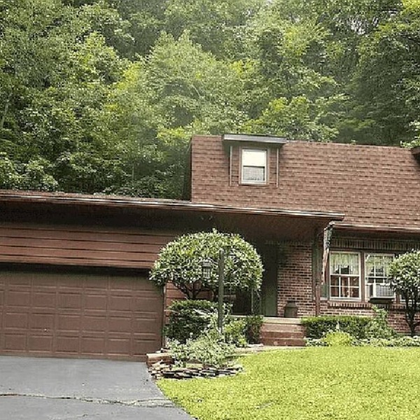 Rustic Peaceful 4 BR Home w/ King Bed/Fireplace!