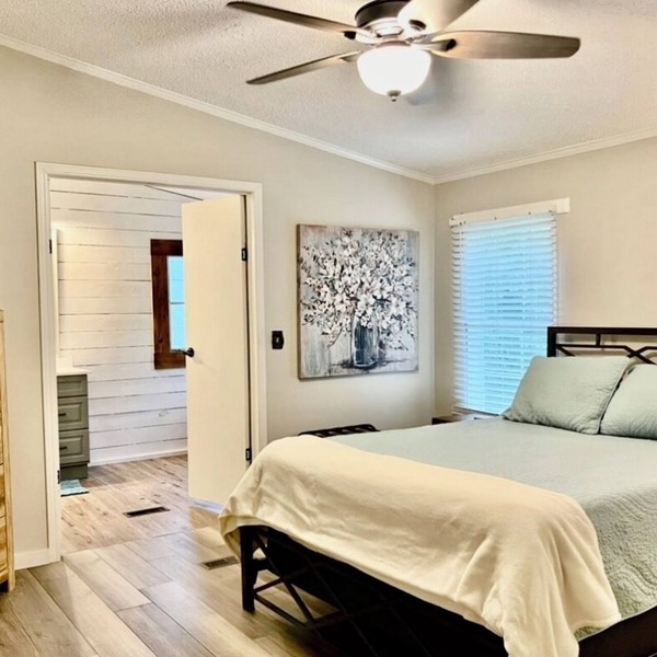 Rustic Relaxation - Recently Renovated and Spacious!