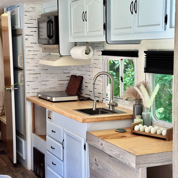 Rustic Remodeled Camper on Mini Farm with Farm Fresh Eggs