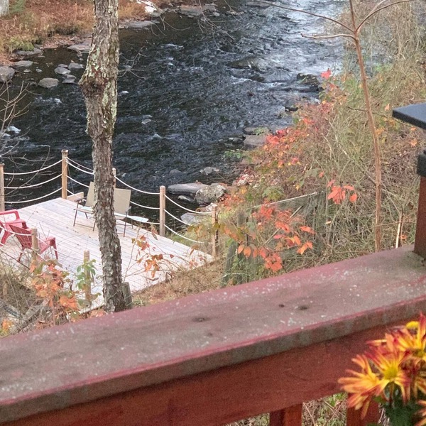 Rustic two bedroom cottage on riverside in Shohola PA