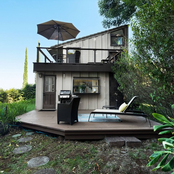 Rustic yet modern Upcountry retreat with breathtaking views!