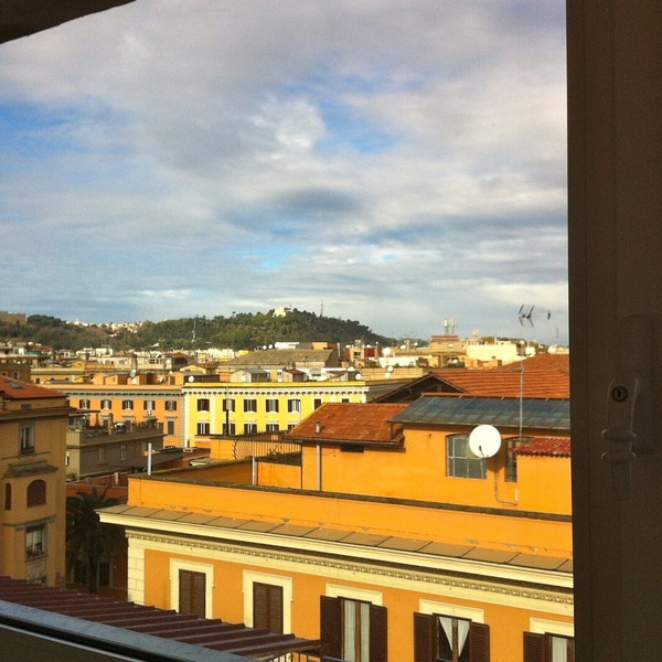 SAINT ANGELO CENTRAL TOP FLOOR APARTMENT NEAR SAINT PETERS (AirCon-WiFi)