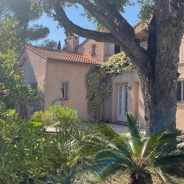 Saint Raphael beautiful villa 170 m2 swimming pool, very quiet, comfortable, residential