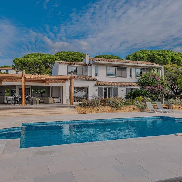 Sainte-Maxime renovated villa with sea view