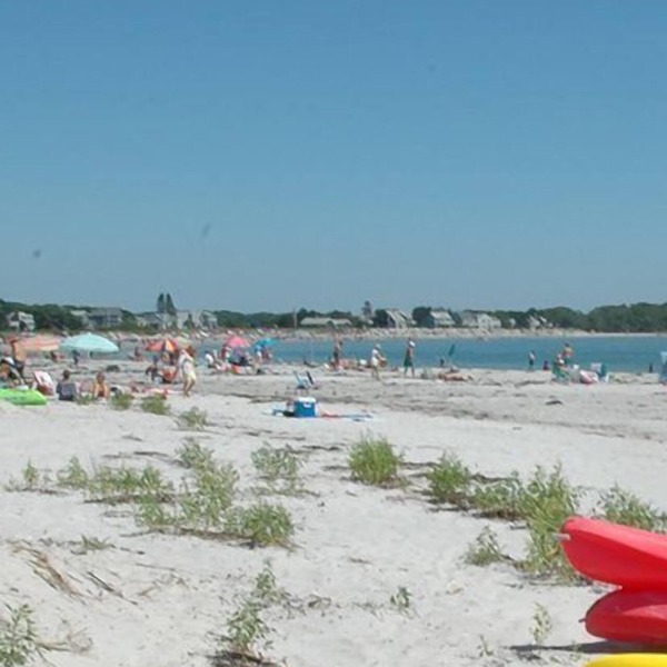Salt Life A Charming Cottage loaded w/Amenities Inc. Pool