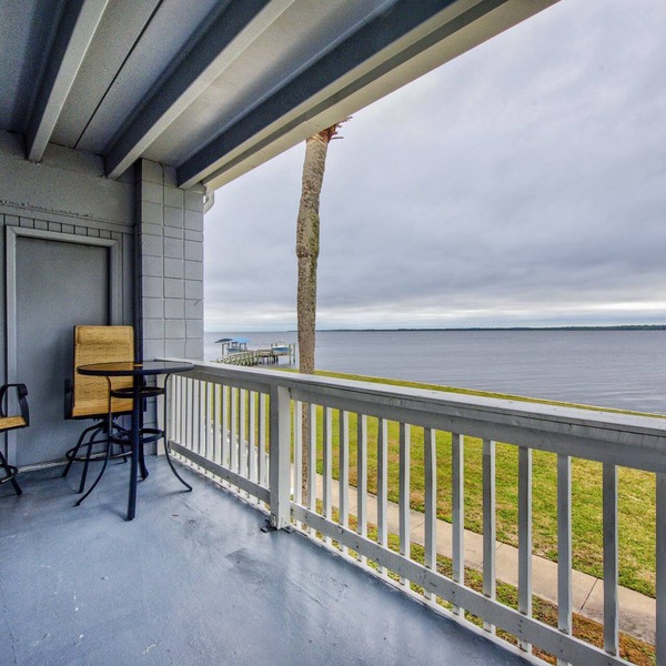 "Salty Breezes", Panacea.Bay Front, Balcony, Pool, No Boats, No Pets, Wifi